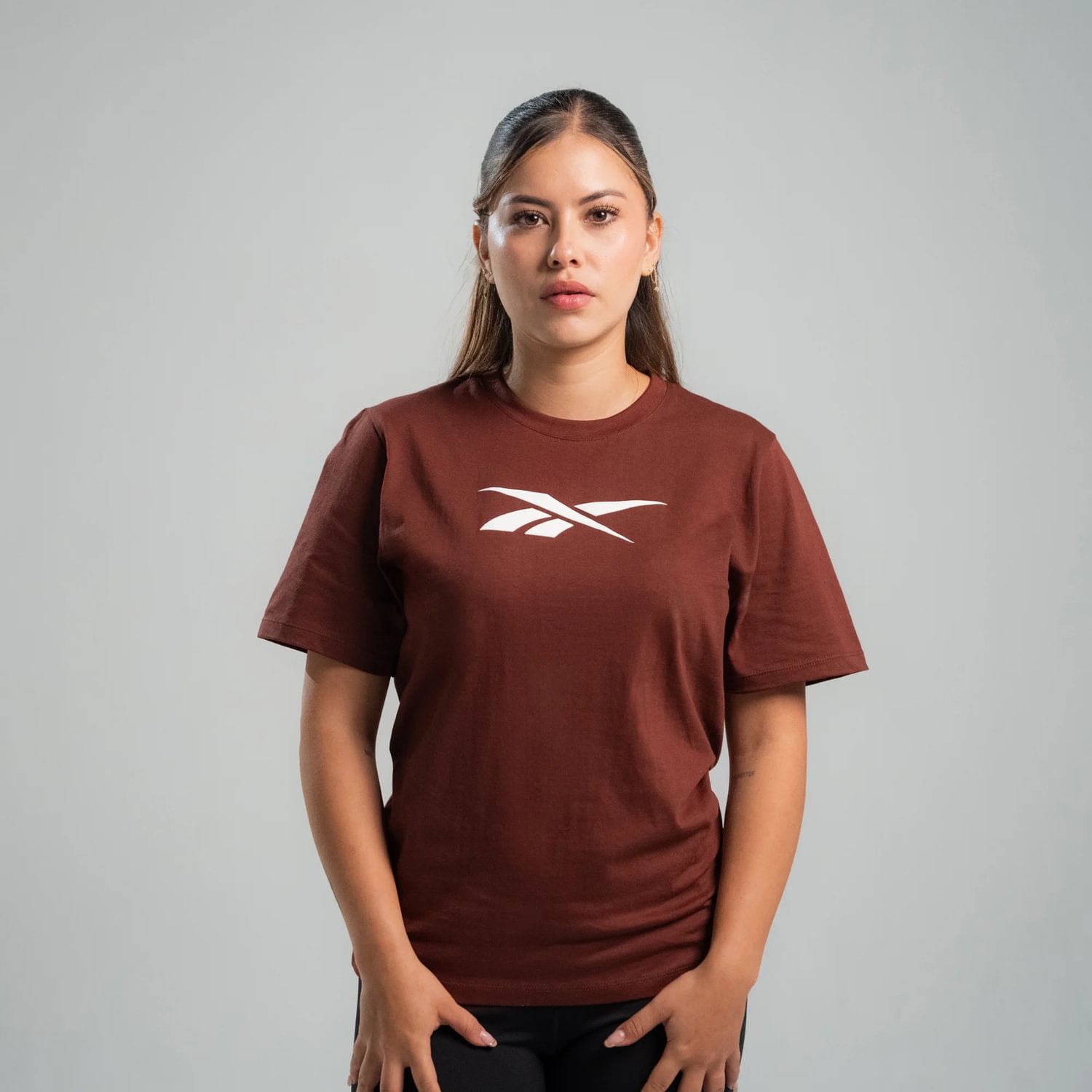 Camiseta Classics | W Chest Vector Logo Tee | Mujer